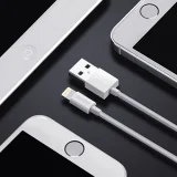 MFI-tanúsítvánnyal rendelkező 1,8 m-es USB-A–Lightning kábel, fehér 5