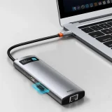 8-u-1 višenamjenski hub: USB, USB-C PD 100W, HDMI, čitač kartica SD i microSD, 3x USB 3.2, RJ45, sivi 10