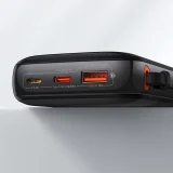 10000 mAh-s powerbank USB, USB-C, iPhone Lightning és USB-C kábellel - Fekete 2