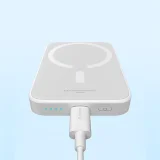 6000 mAh-s mágneses Mini Air 20 W-os power bank USB-C kábellel – Fehér 9