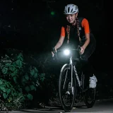 5000 mAh-s, 1500 lm-es, IPX6-os első kerékpárlámpa Garmin és GoPro tartóval – fekete 11
