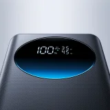 20 000 mAh-s USB-A és USB-C csatlakozóval ellátott hordozható akkumulátor 45 W-os teljesítménnyel és digitális kijelzővel – fekete 10