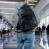 Repülőgépes utazási hátizsák laptop zsebbel, 20L, 40x20x25 cm - fekete 6