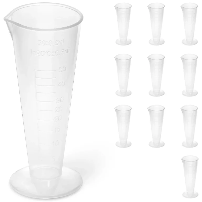 50 ml-es, skálázott műanyag laboratóriumi mérőpohár – 10 db.